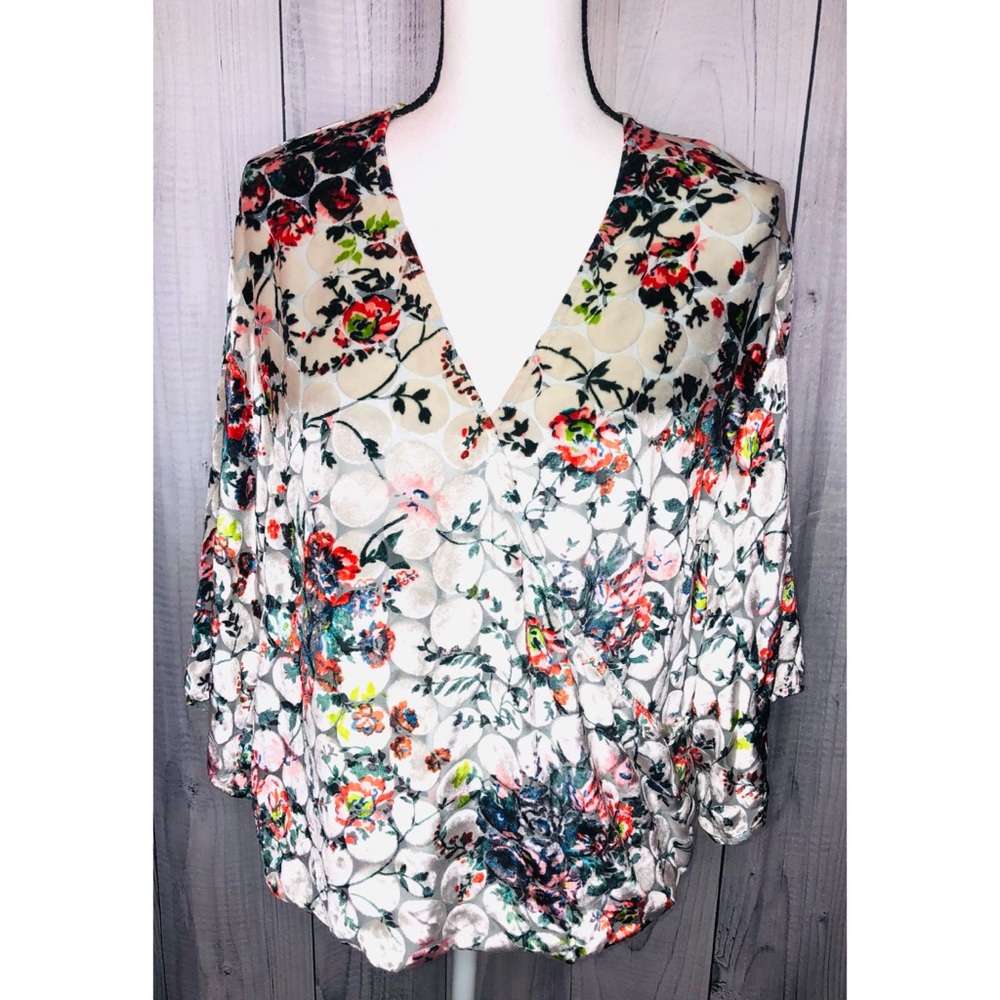 Anthropologie Maeve Umi Velvet Faux Wrap Top V-Neck Floral Boho Sz S - Picture 3 of 9